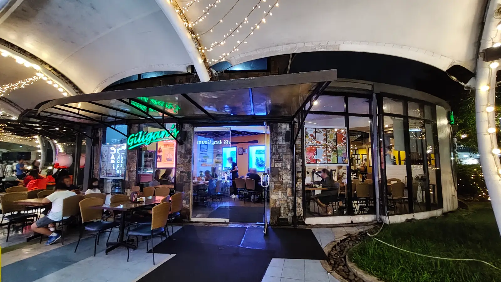 GILIGAN'S in SM City North EDSA